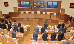 Свердловские депутаты примерили «золотые парашюты»