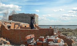 В Екатеринбурге сносят незаконные постройки на землях ИЖС