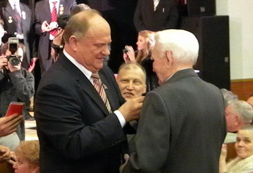 Лидер Коммунистической партии России Геннадий Зюганов Лидер Коммунистической партии России Геннадий Зюганов