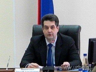 Полномочный представитель Президента РФ в УрФО Николай Винниченко в очередной раз   призвал коммерсантов  профинансировать проект «Урал промышленный-Урал Полярный»
