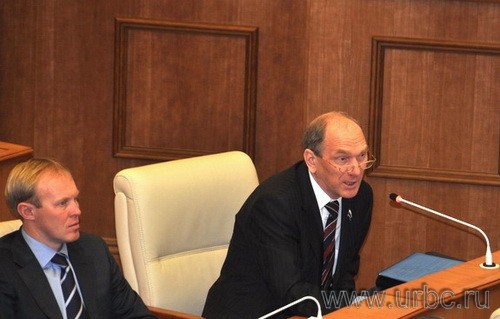 Николай Воронин по-прежнему вмешивается в ход заседания Облдумы