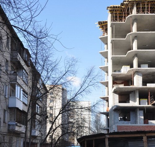 «Приятное» соседство будет ежедневно напоминать жильцам «Родины» о классовом неравенстве «Приятное» соседство будет ежедневно напоминать жильцам «Родины» о классовом неравенстве