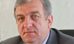 Полпреду губернатора в Артемовском Александру Штейнмиллеру не доверили право финансовой подписи. Фотография предоставлена сайтом  http://www.ikso.org/