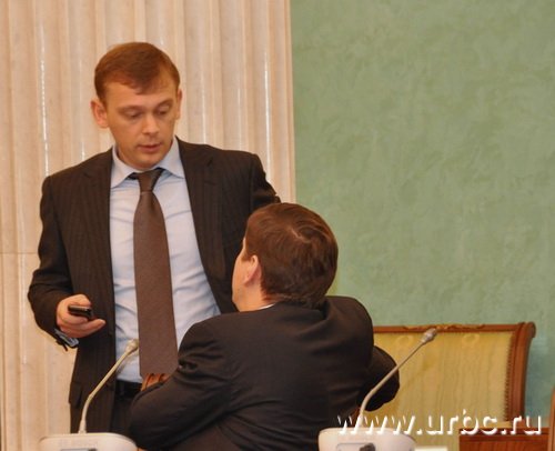 Пока за все инициативы руководства области ответ приходится держать министру финансов Константину Колтонюку