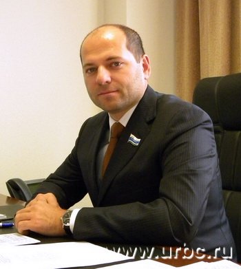 Илья Гаффнер обвинил фракцию «Единая Россия» в плагиате Илья Гаффнер обвинил фракцию «Единая Россия» в плагиате