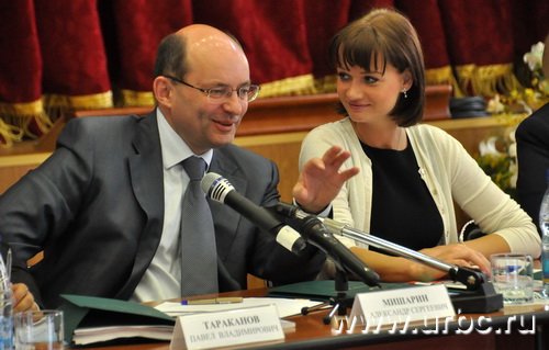 Обаяние гимнастки сразило даже обычно сурового Александра Мишарина Обаяние гимнастки сразило даже обычно сурового Александра Мишарина