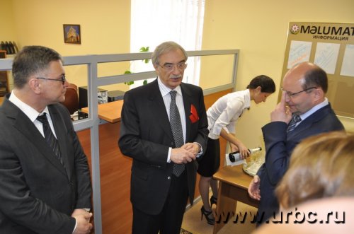 Генконсульство Азербайджана в Екатеринбурге начало работу с шампанского и танцев Генконсульство Азербайджана в Екатеринбурге начало работу с шампанского и танцев