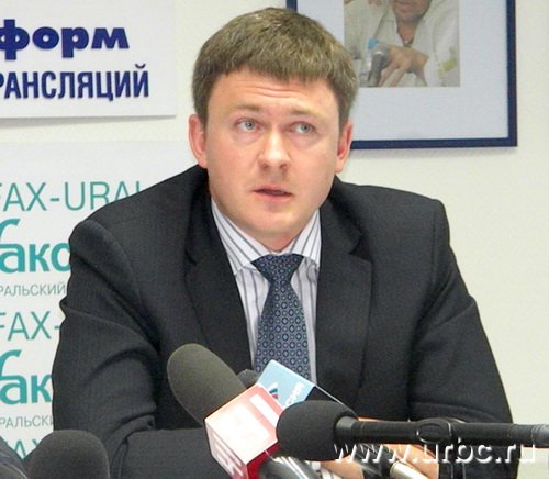 Максим Шнейдер обещает починить все туалеты и окна в пригородных электропоездах Максим Шнейдер обещает починить все туалеты и окна в пригородных электропоездах