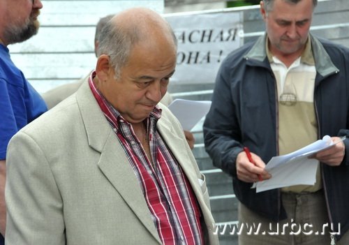 Михаил Пак планирует отправить запрос в прокуратуру 30 июня, если не увидит, что строители начали укреплять стенки котлована Михаил Пак планирует отправить запрос в прокуратуру 30 июня, если не увидит, что строители начали укреплять стенки котлована