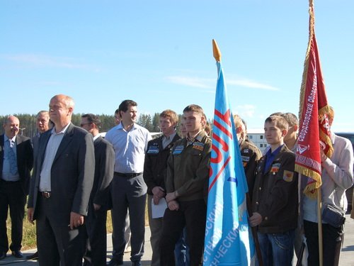 Генеральный директор ЗАО «РЕНОВА-СтройГруп-Академическое» Алексей Воробьев приветствует студентов стройотряда