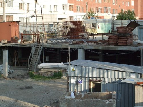 За минувшие с начала заключения договора 5 лет на месте строительства не было возведено ни одного этажа За минувшие с начала заключения договора 5 лет на месте строительства не было возведено ни одного этажа