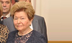 Наина Ельцина открыла выставку бесправных жен России
