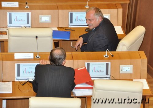 Анатолий Гредин пришел на заседание Облдумы, чтобы поддержать своего подопечного из минфина
