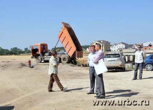 Пока на месте будущего поселка Светлореченский лишь голая земля