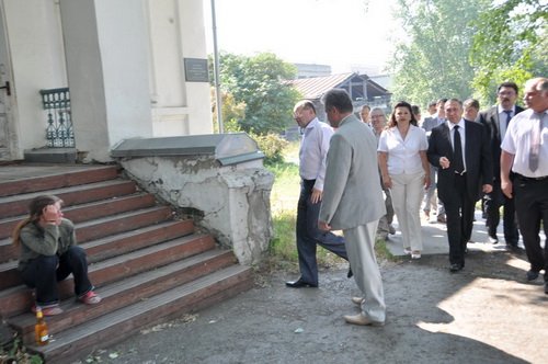 Первая встреченная Александром Мишариным горожанка Первая встреченная Александром Мишариным горожанка