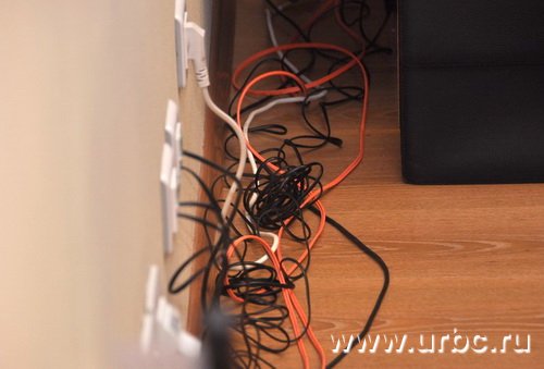 В передовое оснащение, видимо, забыли включить скрытую разводку проводов В передовое оснащение, видимо, забыли включить скрытую разводку проводов