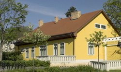 Коттеджей эконом-класса в Екатеринбурге нет и не будет. Фотография предоставлена сайтом www.morguefile.com