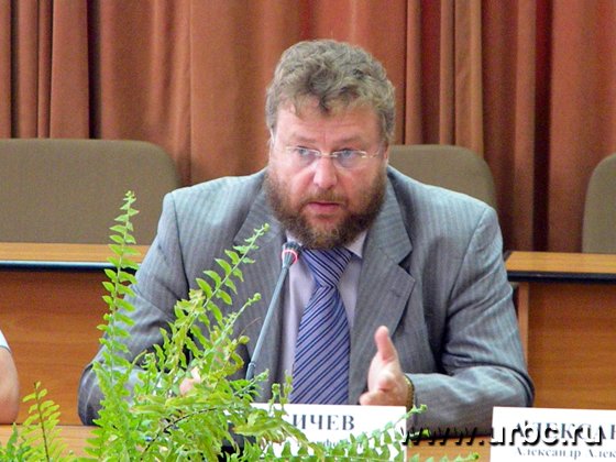 Вадим Дубичев пытался придать беседе хоть какую-то интригу