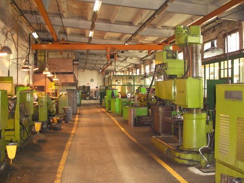 В цехе Уральского компрессорного завода