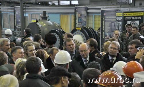 Александр Мишарин после выхода из отпуска планирует посетить Асбест, еще не потерявший шансов на федеральную поддержку