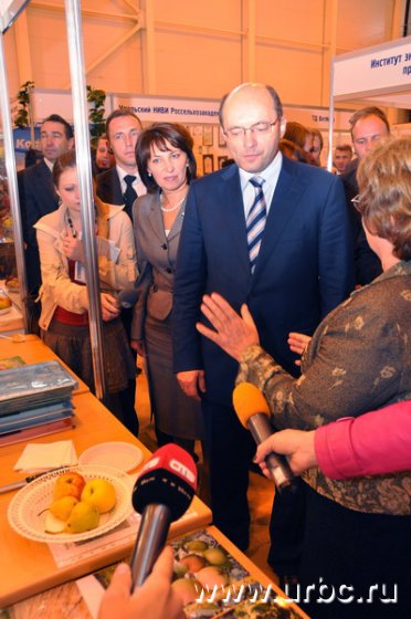 Вкус уральских яблок напомнил Александру Мишарину о собственных дачно-огородных планах Вкус уральских яблок напомнил Александру Мишарину о собственных дачно-огородных планах