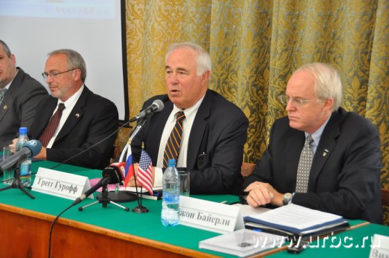 Гости из Америки в Екатеринбурге успели пообщаться не только с чиновниками, но и со студентами