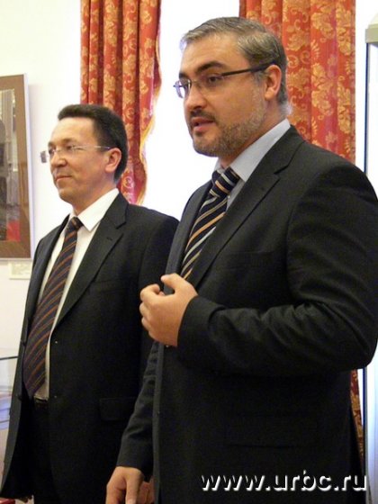 Управляющий филиалом банка «Монетный дом» в Екатеринбурге Олег Меркурьев и председатель Совета директоров банка Руслан Гусаев Управляющий филиалом банка «Монетный дом» в Екатеринбурге Олег Меркурьев и председатель Совета директоров банка Руслан Гусаев