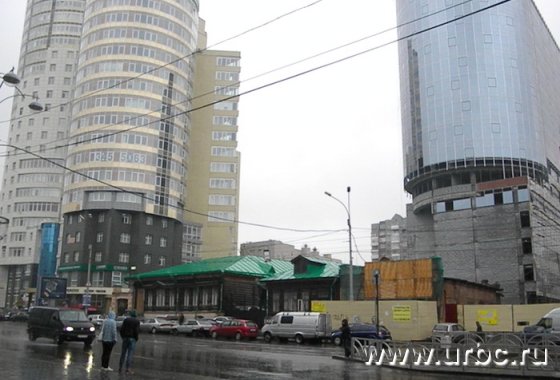 Первый канал поставил в вину Юрию Лужкову точечную застройку Екатеринбурга Первый канал поставил в вину Юрию Лужкову точечную застройку Екатеринбурга