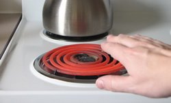 Свердловчане всё реже платят за газ и свет