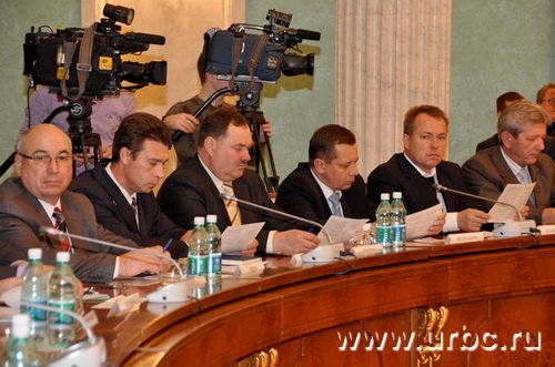 Большинство глав предпочли на всякий случай не ввязываться в дискуссию по вопросу бюджетирования Большинство глав предпочли на всякий случай не ввязываться в дискуссию по вопросу бюджетирования