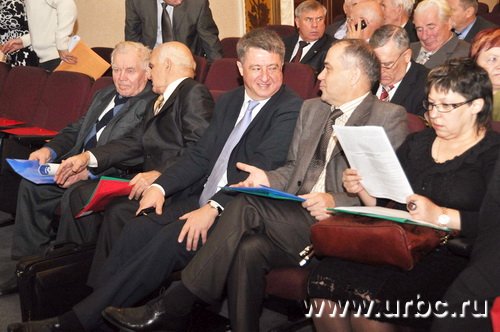 Депутаты Областной Думы Виктор Бабенко и Владимир Машков и замминистра социальной защиты Ирина Кунгурцева на встрече с профсоюзным активом Депутаты Областной Думы Виктор Бабенко и Владимир Машков и замминистра социальной защиты Ирина Кунгурцева на встрече с профсоюзным активом