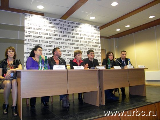 И организаторы Екатеринбург Fashion Week, и чиновники признают, что  налаженных связей между дизайнерами и торговлей в городе пока нет