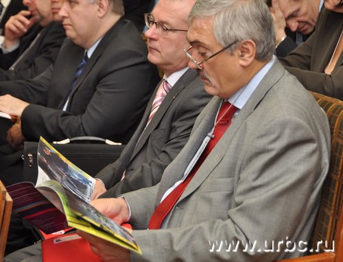 Ректоры неуральских вузов интересовались историей УГТУ-УПИ, всего за один год превратившегося в УрФУ Ректоры неуральских вузов интересовались историей УГТУ-УПИ, всего за один год превратившегося в УрФУ