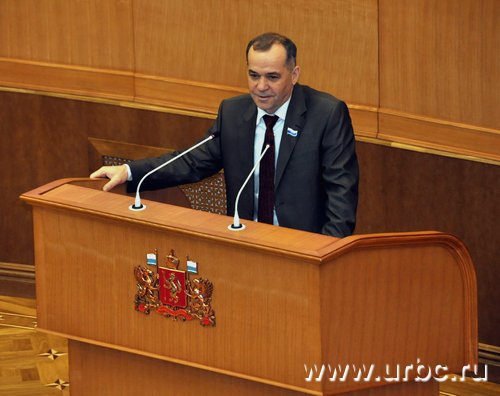 Владимир Машков предложил депутатам любить друг друга «в одном направлении» Владимир Машков предложил депутатам любить друг друга «в одном направлении»