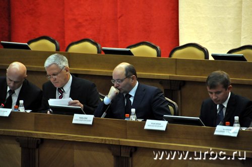 В прямой дискуссии с малым бизнесом участвовал только Александр Мишарин, остальные лишь записывали директивы В прямой дискуссии с малым бизнесом участвовал только Александр Мишарин, остальные лишь записывали директивы