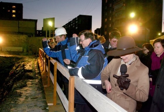 Даже изобретательным финнам не удалось избежать исконно русской строительной традиции «окно в окно» Даже изобретательным финнам не удалось избежать исконно русской строительной традиции «окно в окно»