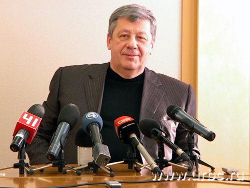 Экс-мэр Екатеринбурга Аркадий Чернецкий предстал перед журналистами в статусе сенатора