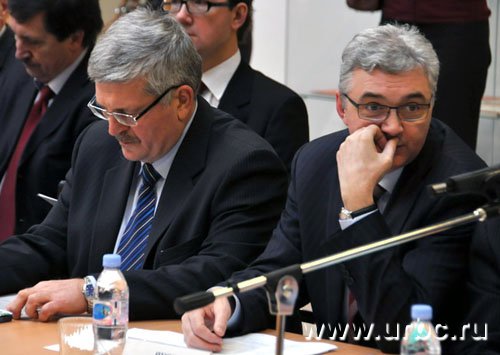 Новому руководству Екатеринбурга все чаще приходится покидать кабинеты и выезжать на аварии