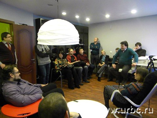В офисе «Прожектора»  царила дружеская, непринужденная атмосфера