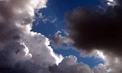 Над уральскими брокерами сгущаются тучи. Фотография предоставлена сайтом morguefile.com