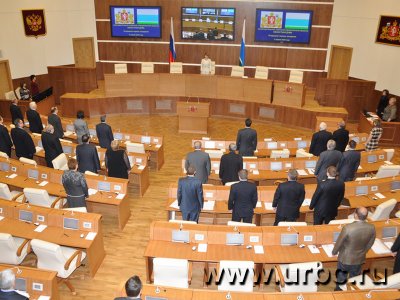 Свердловские депутаты примерили «золотые парашюты»