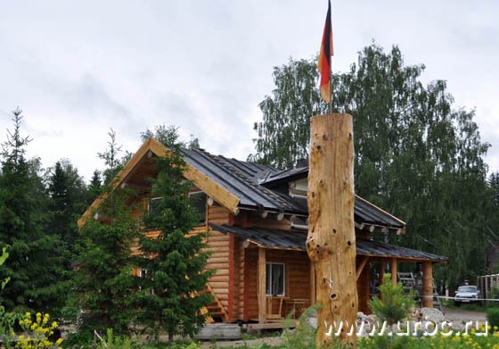 Строящийся дом Герхарда Фогта: добротный сруб подбирался с традиционной немецкой дотошностью