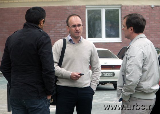 «У нас уже есть опорный пункт, сейчас клинику построят, осталось пожарную часть — все рядом будут», — грустно шутят жители дома