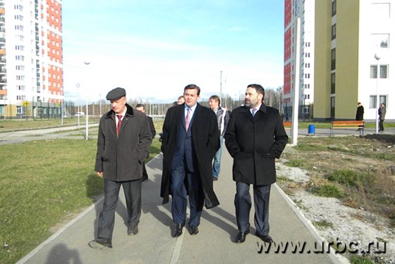 Алексей Воробьев, Алексей Москов и Вениамин Голубицкий (слева направо) Алексей Воробьев, Алексей Москов и Вениамин Голубицкий (слева направо)