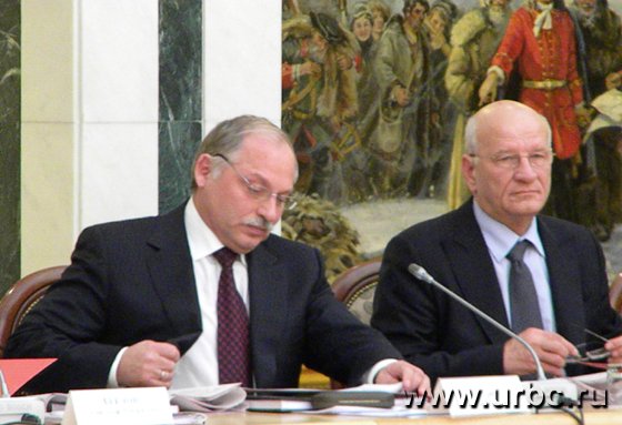 Факультатив становится обязательным: премьер Анатолий Гредин ради встречи с казаками сегодня прогулял заседание собственного правительства Факультатив становится обязательным: премьер Анатолий Гредин ради встречи с казаками сегодня прогулял заседание собственного правительства