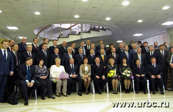 Этот состав депутатского корпуса будет определять политику области в ближайшие пять лет Этот состав депутатского корпуса будет определять политику области в ближайшие пять лет