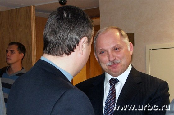 В отсутствие Александра Мишарина настроение у и.о. губернатора Анатолия Гредина улучшается день ото дня В отсутствие Александра Мишарина настроение у и.о. губернатора Анатолия Гредина улучшается день ото дня