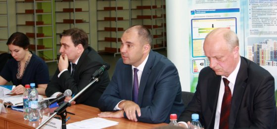 Помощник полпреда предложил перенимать опыт Академического в сфере ЖКХ Помощник полпреда предложил перенимать опыт Академического в сфере ЖКХ