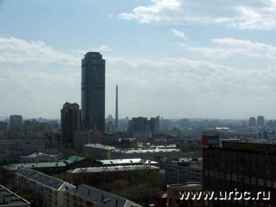 Вид с 16-го этажа позволял направить внимание рекламщиков на сам город Вид с 16-го этажа позволял направить внимание рекламщиков на сам город