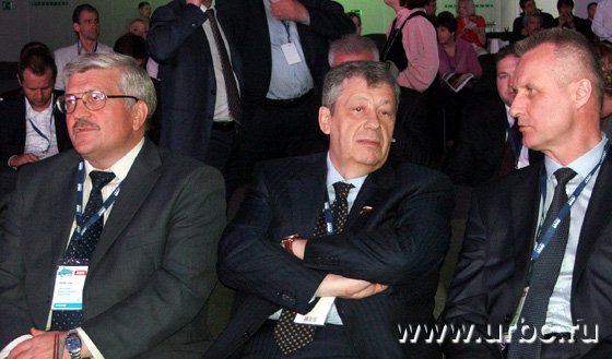 Врио губернатора Евгений Куйвашев своим вниманием форум не почтил, область представлял премьер Владимир Власов